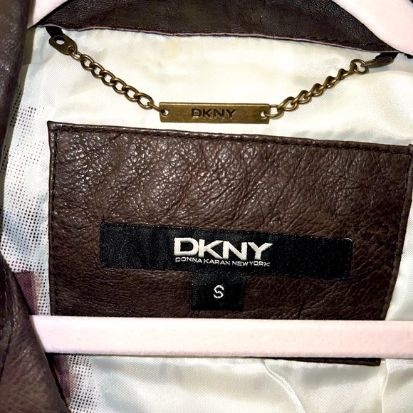 DKNY GENUINE LEATHER JACKET SIZE SMALL- EXCELLENT CONDITION - Picture 2 of 14